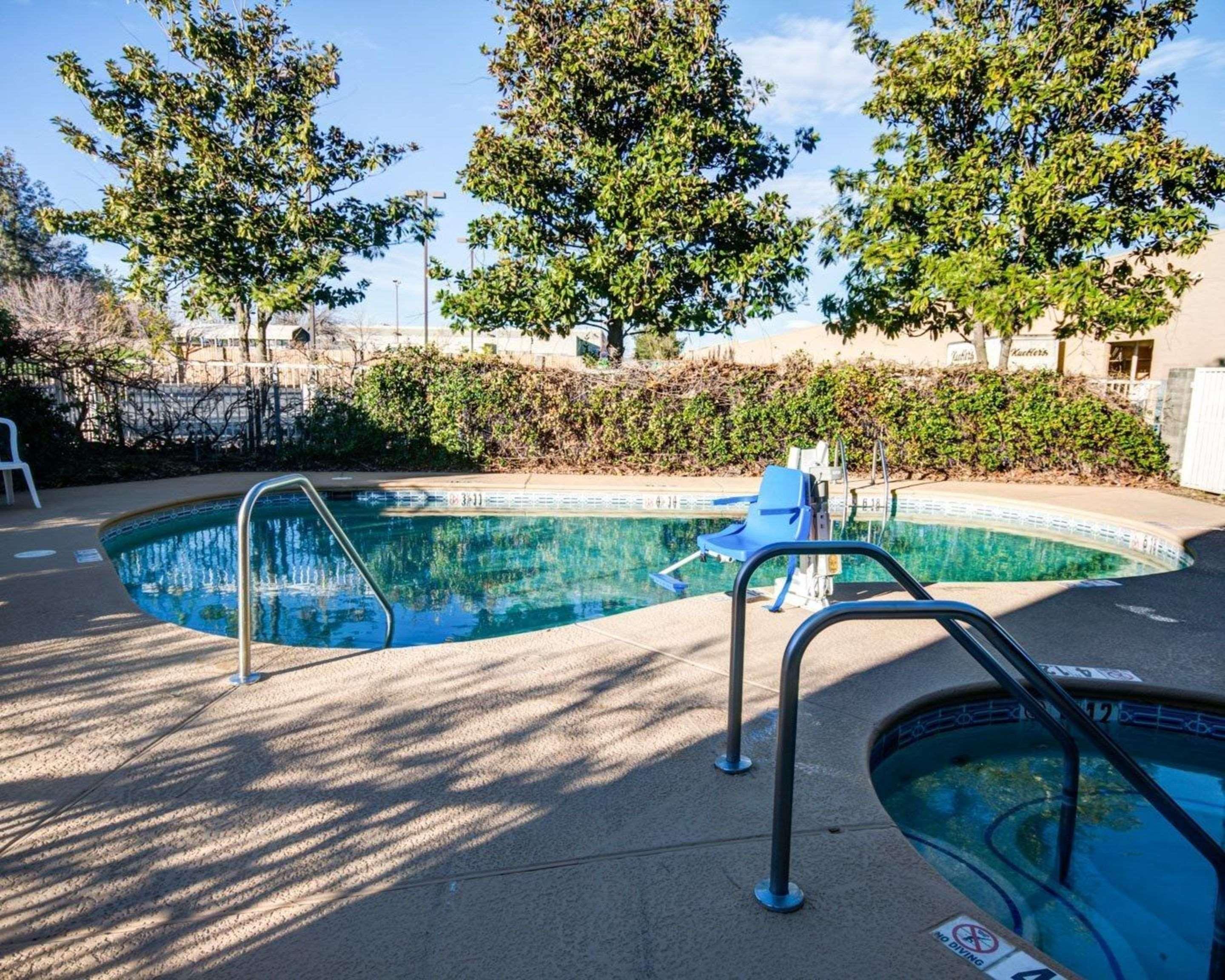 Comfort Inn Redding Near I-5 Екстер'єр фото