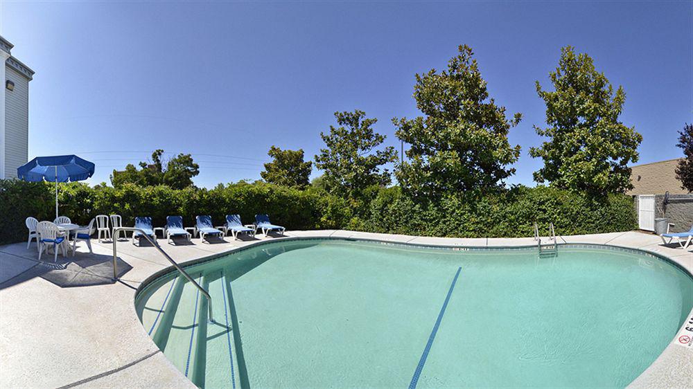 Comfort Inn Redding Near I-5 Екстер'єр фото
